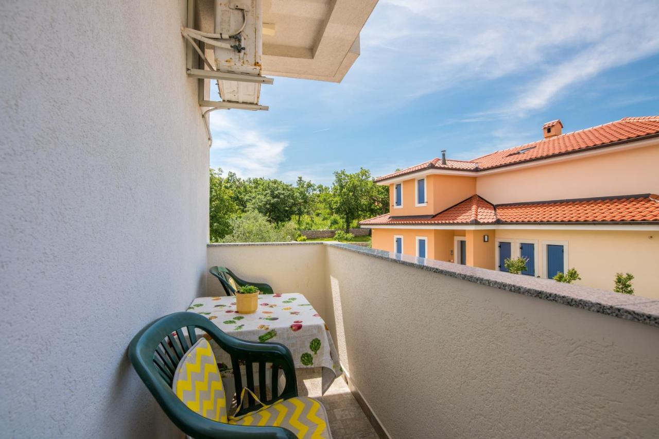 Apartment Mira 3 Klimno Exterior photo